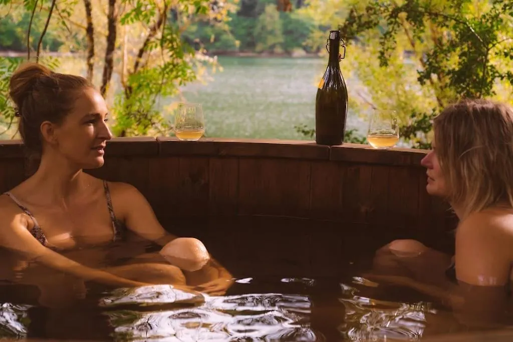 Private Estate With 3 Lake Houses, Sauna & Hot-Tub Castelnau-de-Mandailles Holiday home