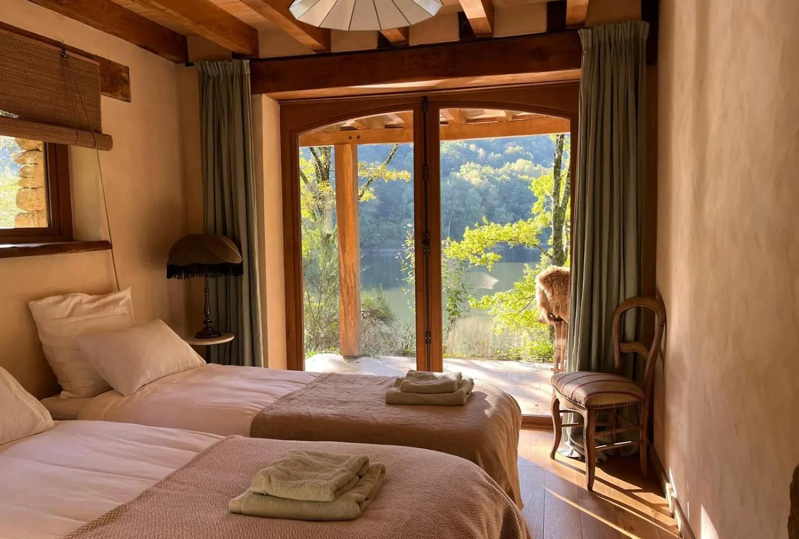 Private Estate With 3 Lake Houses, Sauna & Hot-Tub Castelnau-de-Mandailles France
