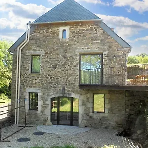 Hébergement de vacances Maison De 4 Avec Jardin Amenage A De Mandailles, Castelnau-de-Mandailles